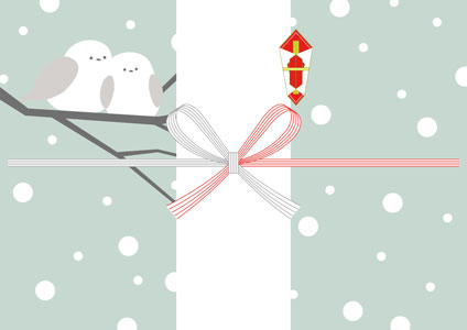 淡いグリーン背景に雪景色とシマエナガを描いた、のんびり優しい系の寒中見舞いの無料のし紙テンプレート